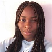 Estudiante que ha superado el bachillerato con nivel alto de inglés y que ofrece sus conocimientos a otros